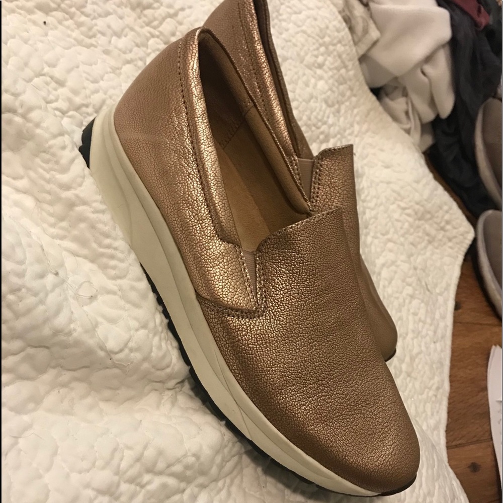Naturalizer slip on sneakers rose gold metallic